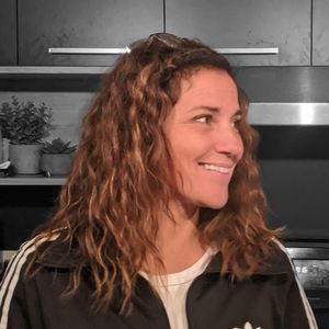 Meet your Posher, Claudine